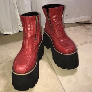 Crocodile leather red platform shoes